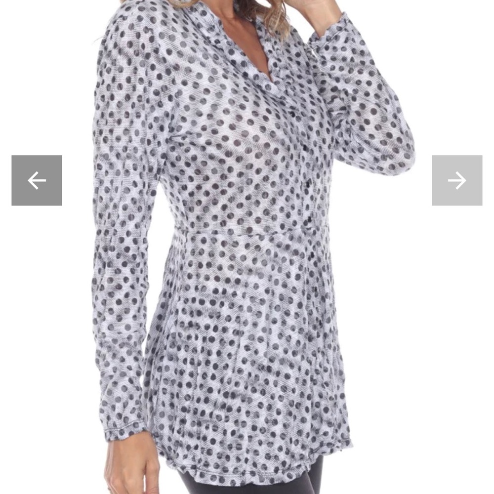 Carine black dot shirt - Picture 2 of 4